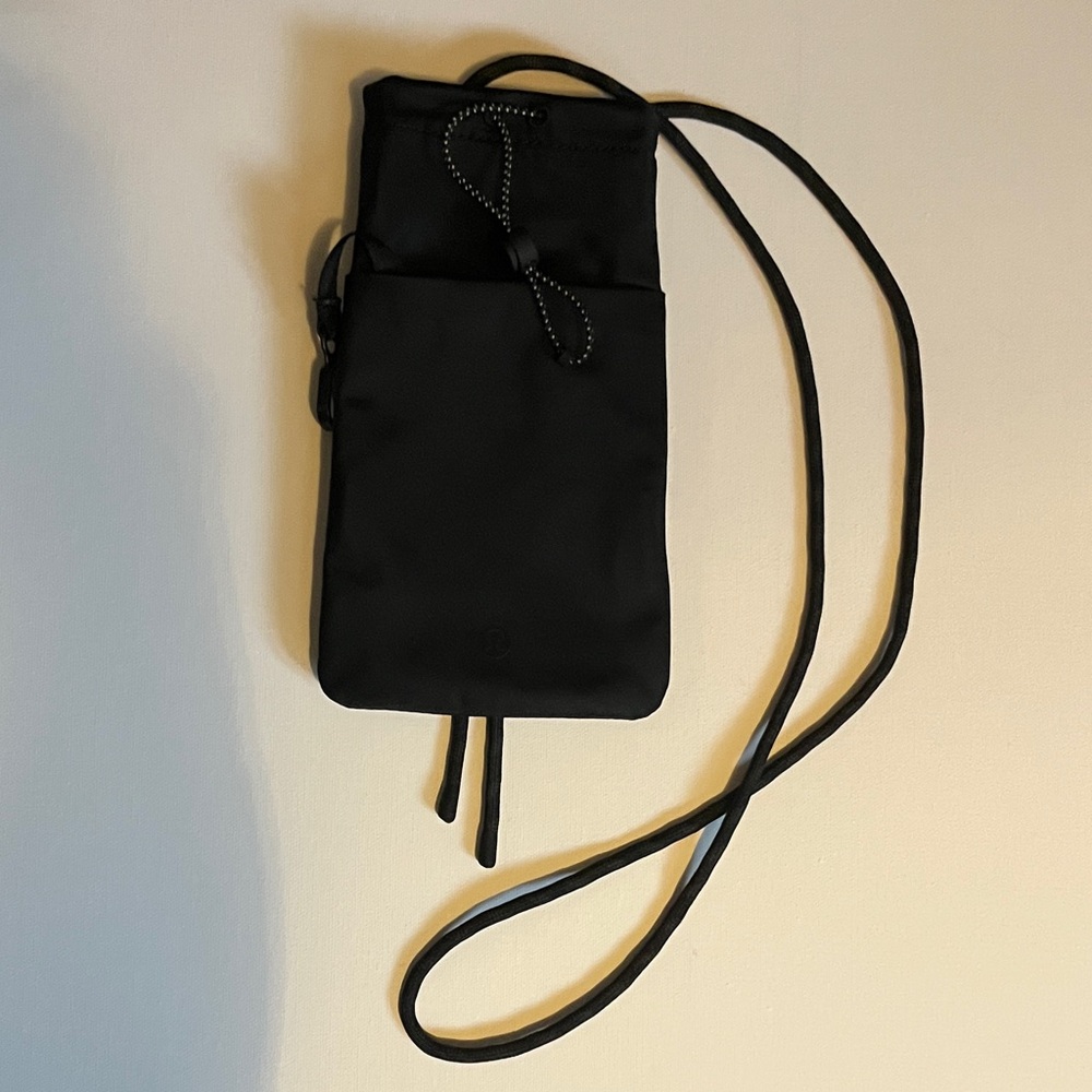 Lululemon Athletica pouch